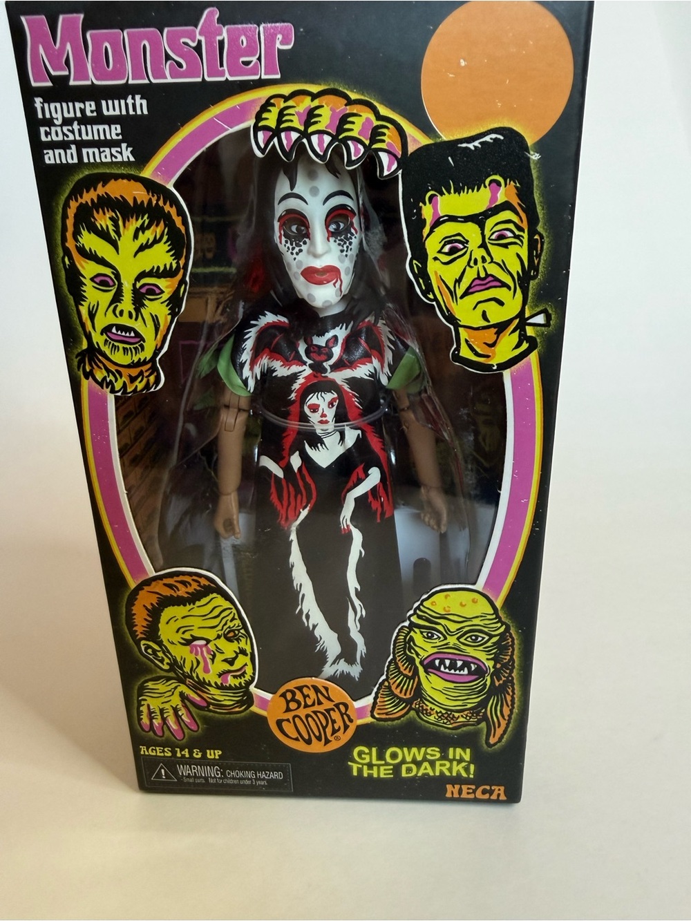 NECA * BEN COOPER Monster Series 1 * GLOW IN THE DARK VAMPIRE GIRL * NIB - Picture 2 of 5
